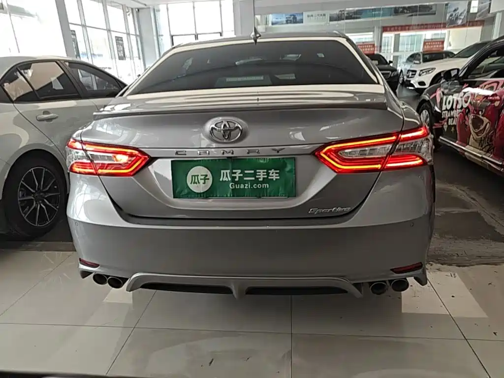 Toyota Camry — миниатюра 6
