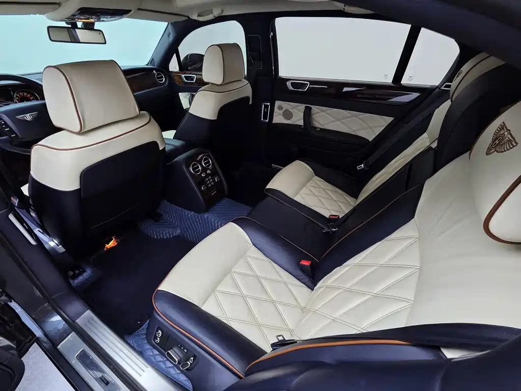 Bentley Flying Spur — миниатюра 26