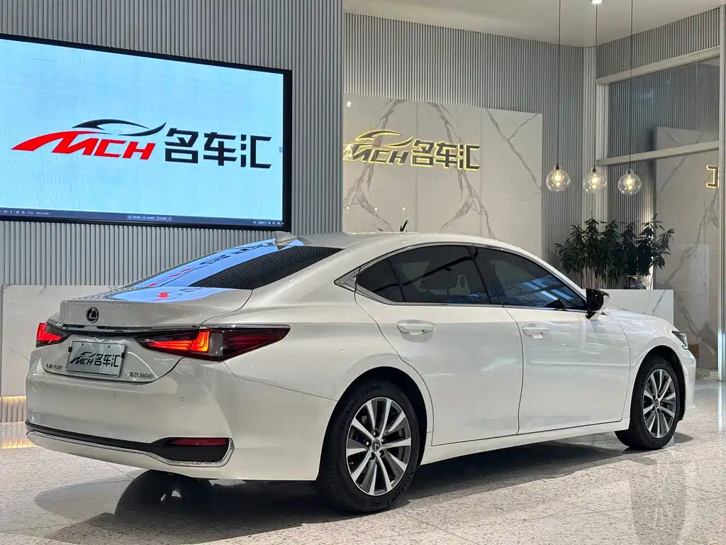 Lexus ES — миниатюра 3