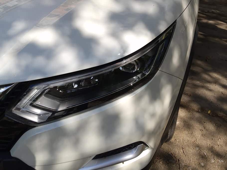 Nissan Qashqai 2.0 л 2021 г. Белый, пробег 35600 км