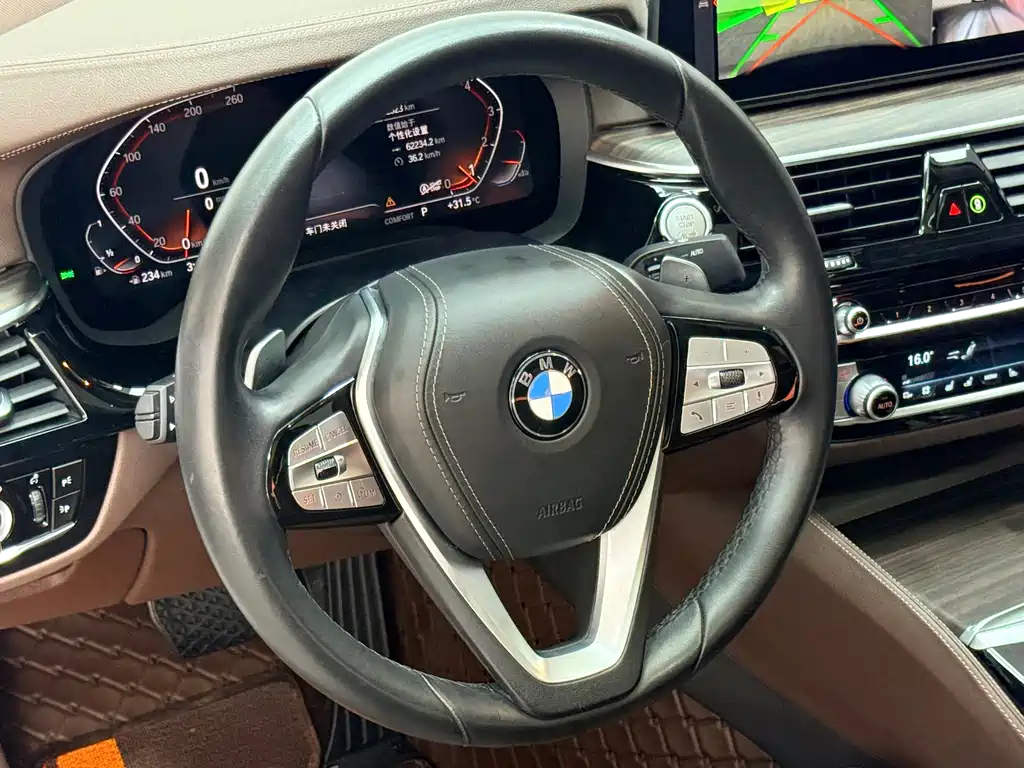 BMW 5 Series — миниатюра 4