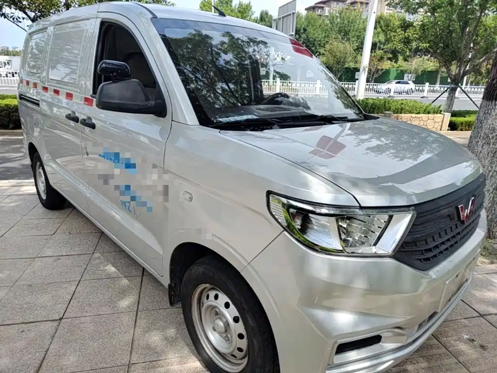 Wuling Hongguang V — миниатюра 4