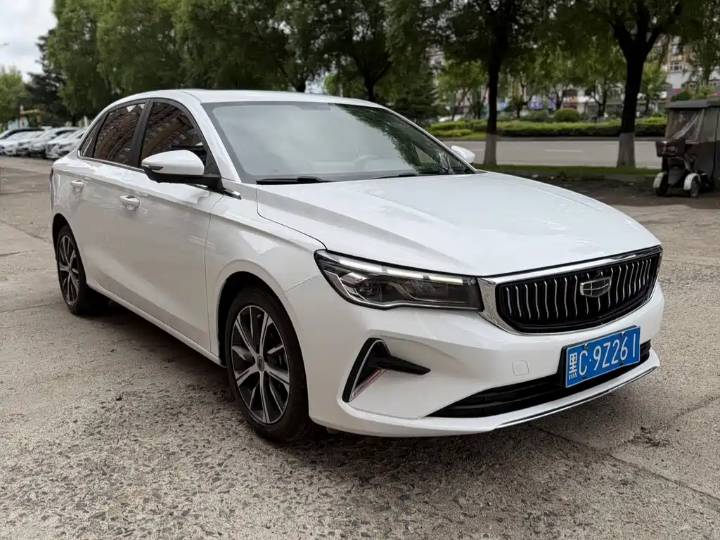 Geely Emgrand 2022 4 1.5L CVT Luxury