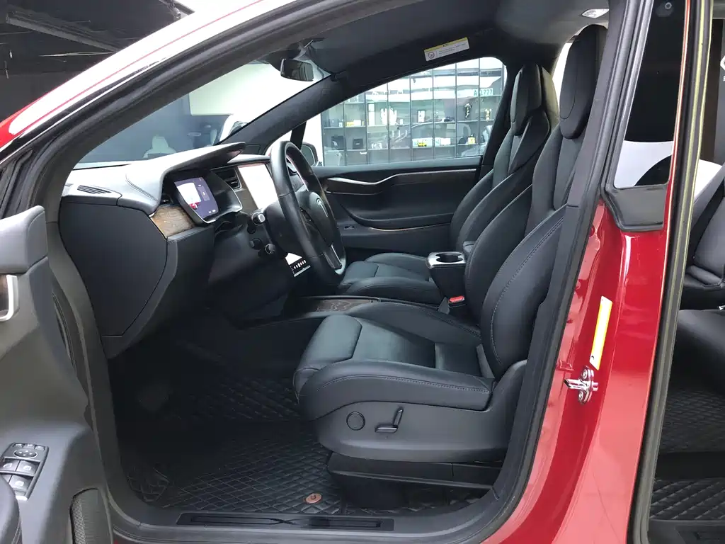 Tesla Model X — миниатюра 7