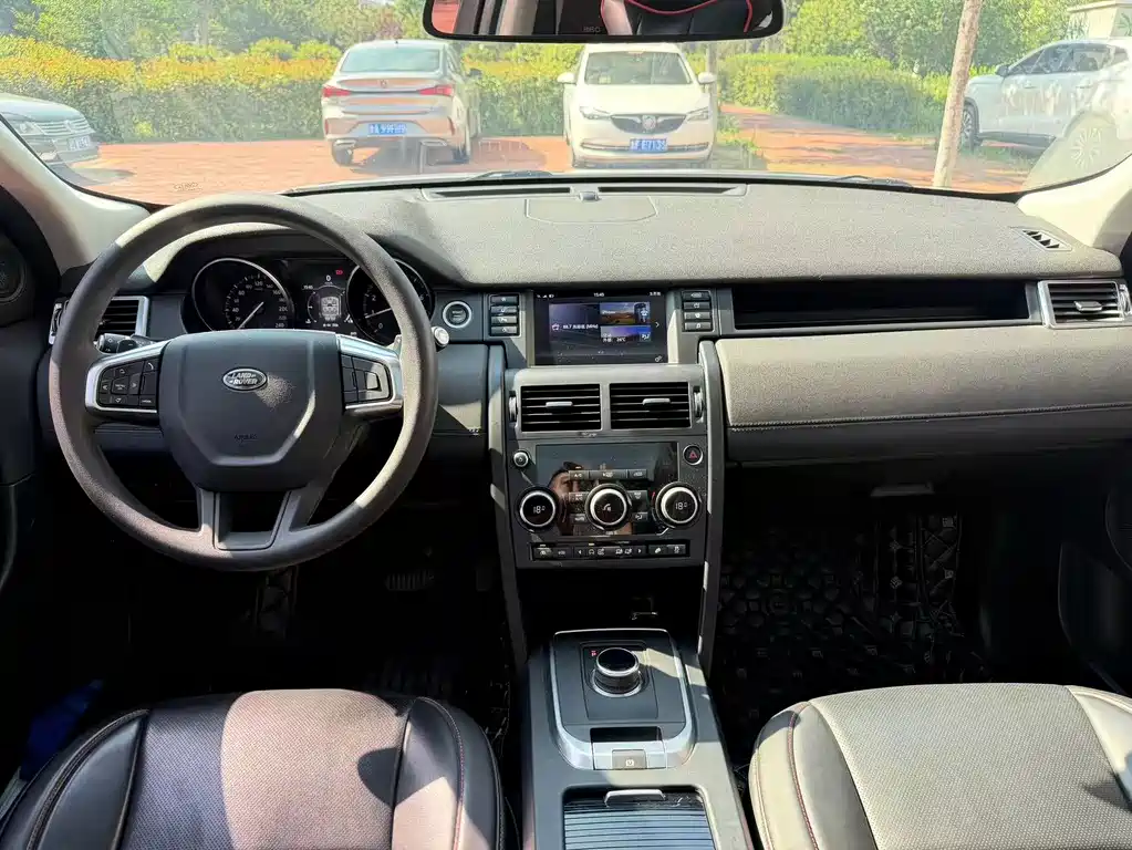Land Rover Discovery Sport 2017 2.0T PURE