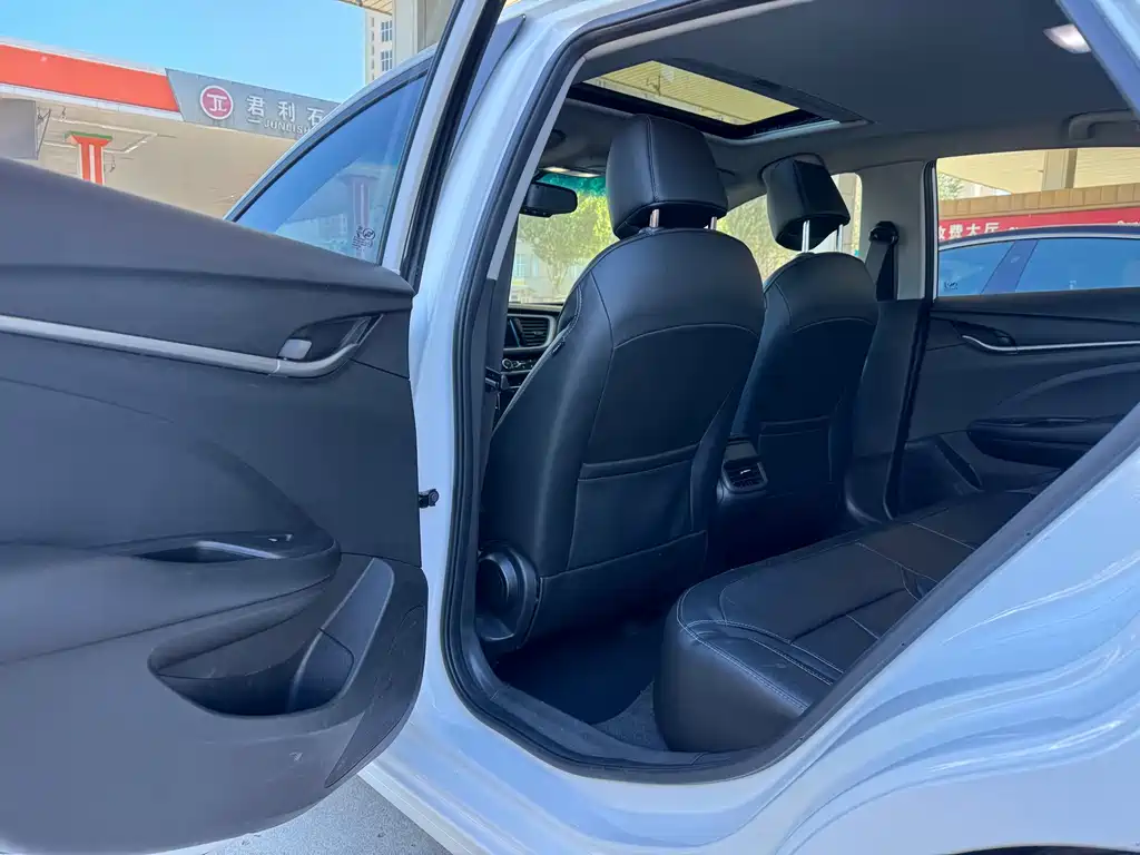 Buick Excelle — миниатюра 10