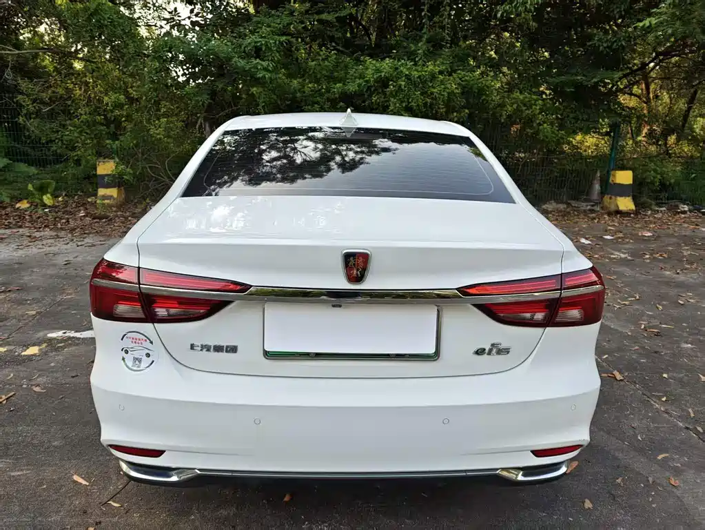 Roewe i6 New Energy — миниатюра 7