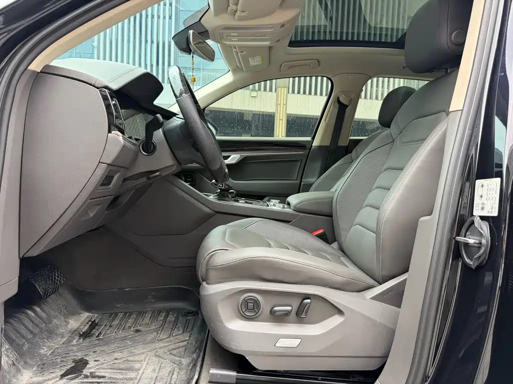 Volkswagen Touareg 2023 3.0TSI Sport