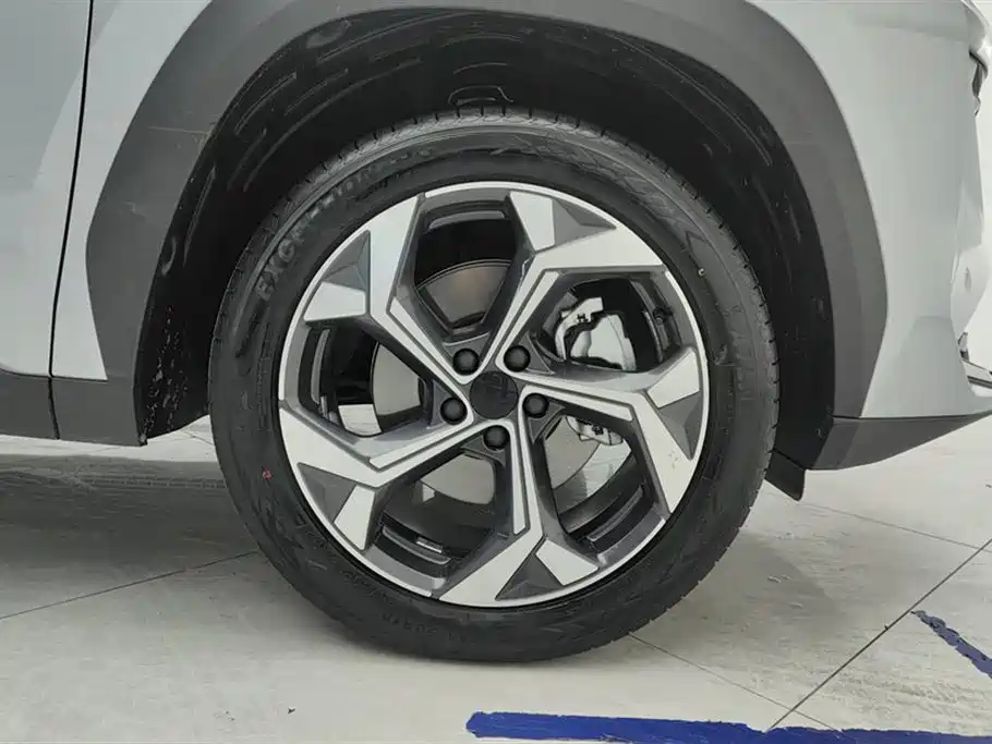 GEELY AUTOMOBILE BOYUE L