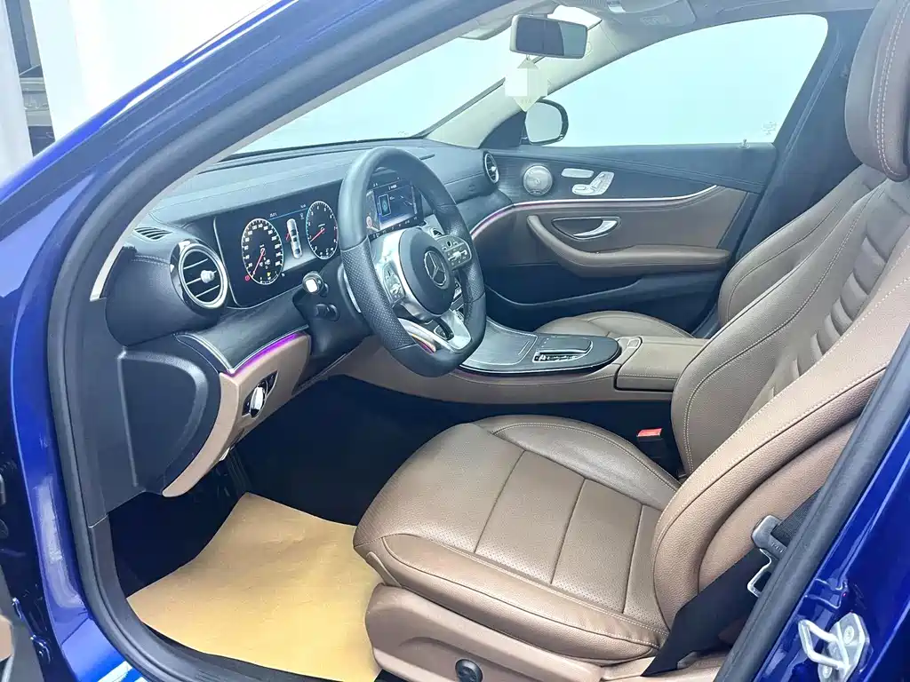 Mercedes-Benz E-Class — миниатюра 3