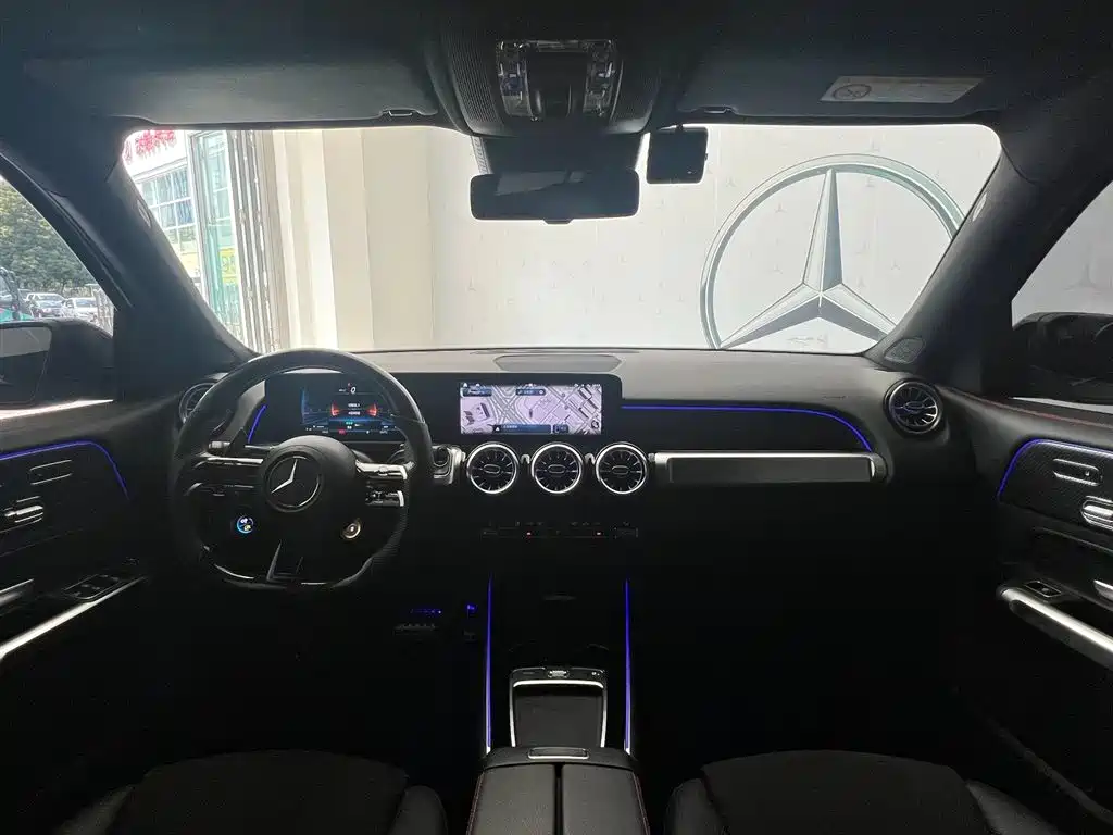 Mercedes-Benz GLB AMG — миниатюра 6