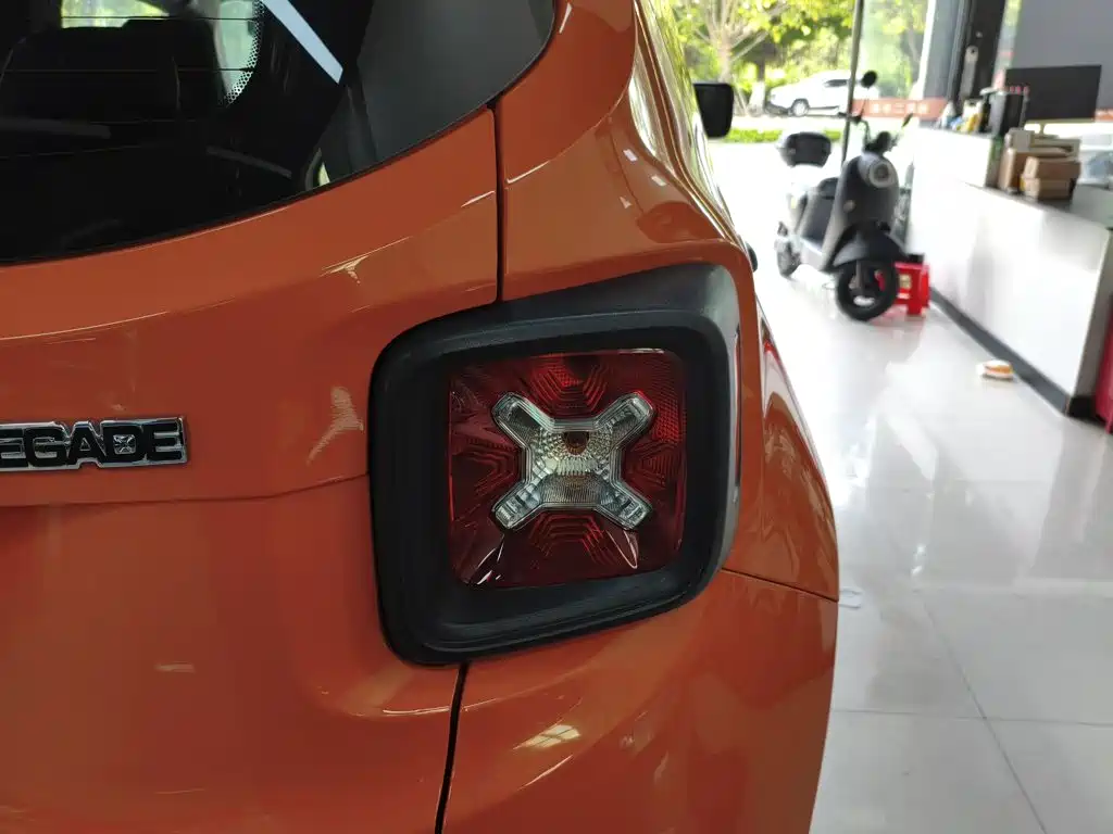 Jeep Renegade — миниатюра 8