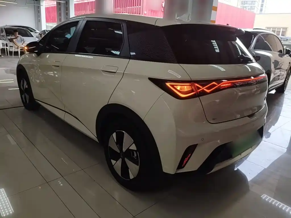 BYD Dolphin — миниатюра 5