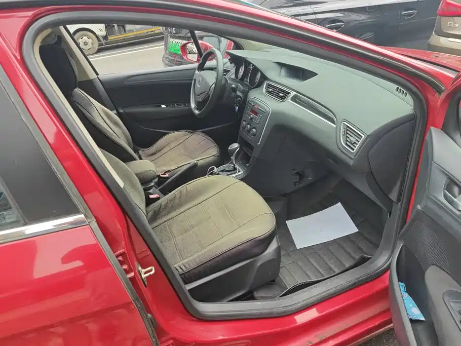 Peugeot 308 — миниатюра 8