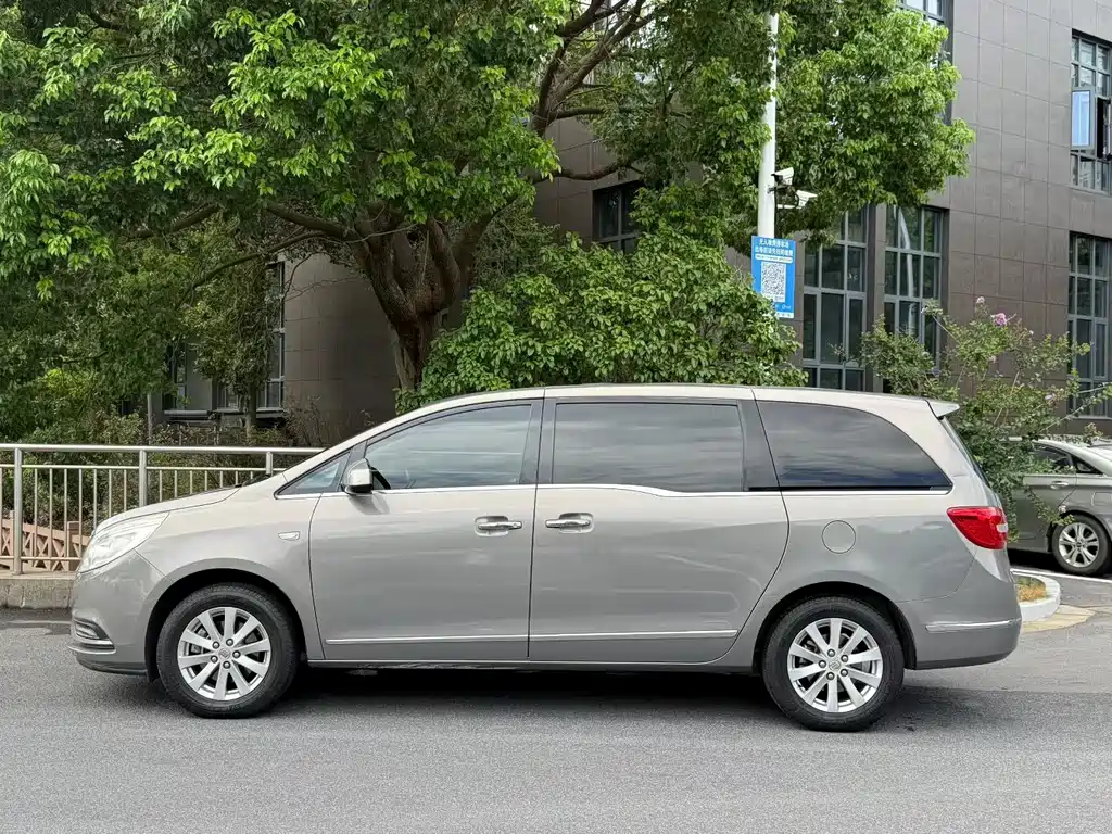 Buick GL8 — миниатюра 3