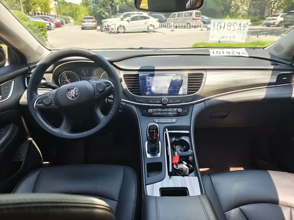 Buick LaCrosse — миниатюра 10