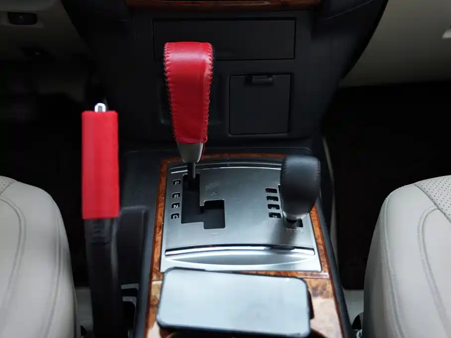 Mitsubishi Pajero (Import) — миниатюра 13