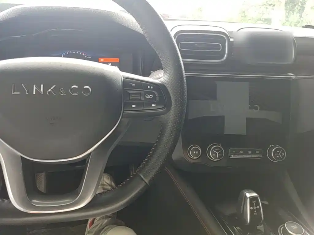 Lynk & Co 03 — миниатюра 10