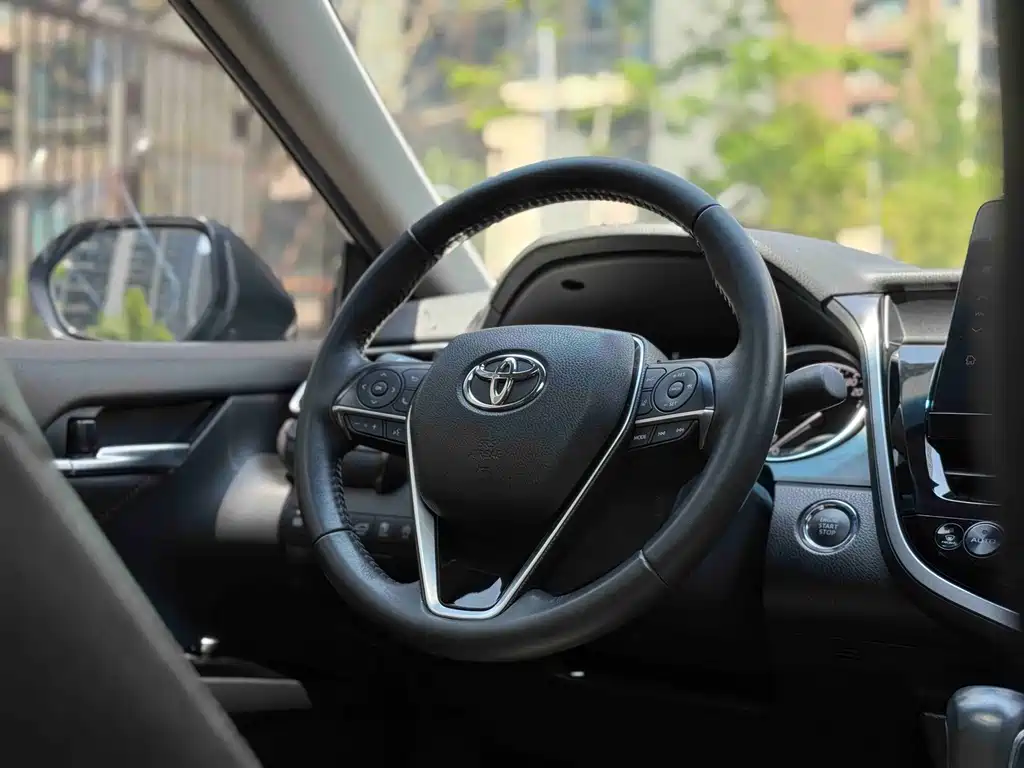 Toyota Camry — миниатюра 18