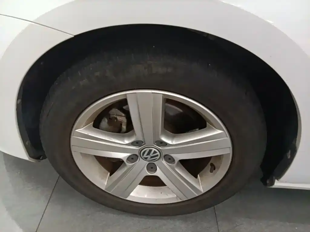 Volkswagen Golf — миниатюра 23