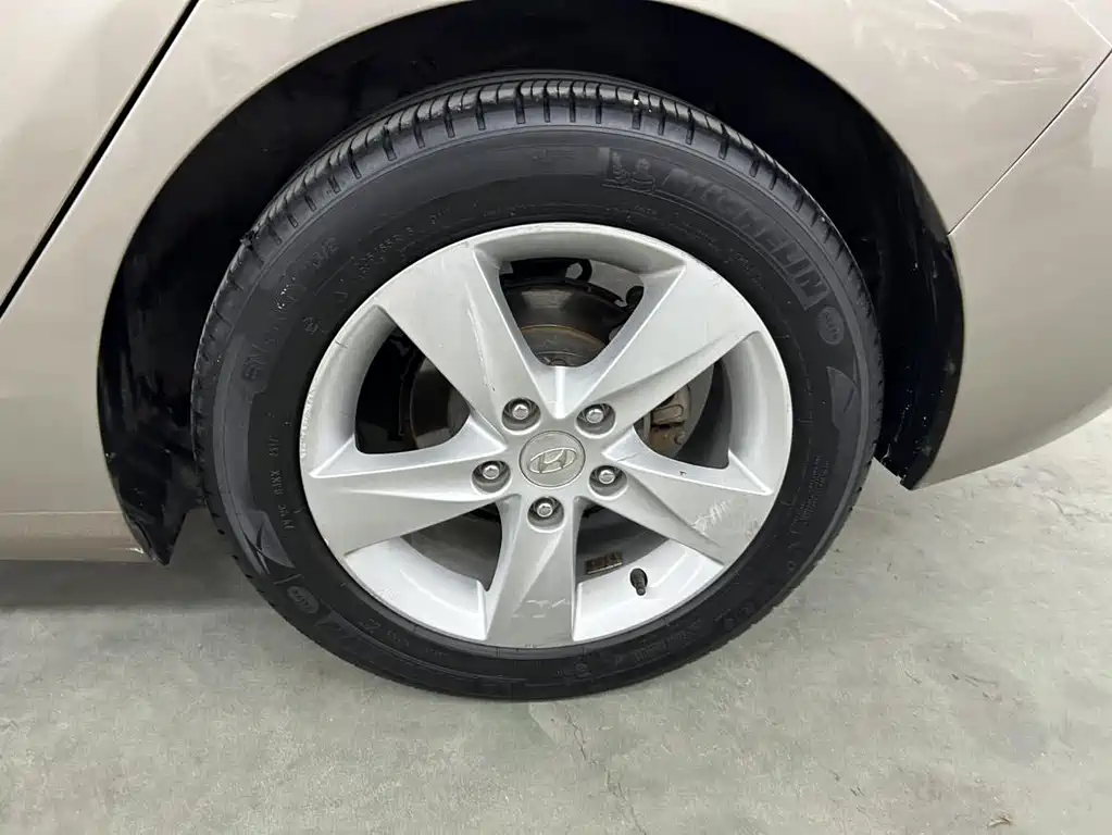 Hyundai Elantra Langdong — миниатюра 14