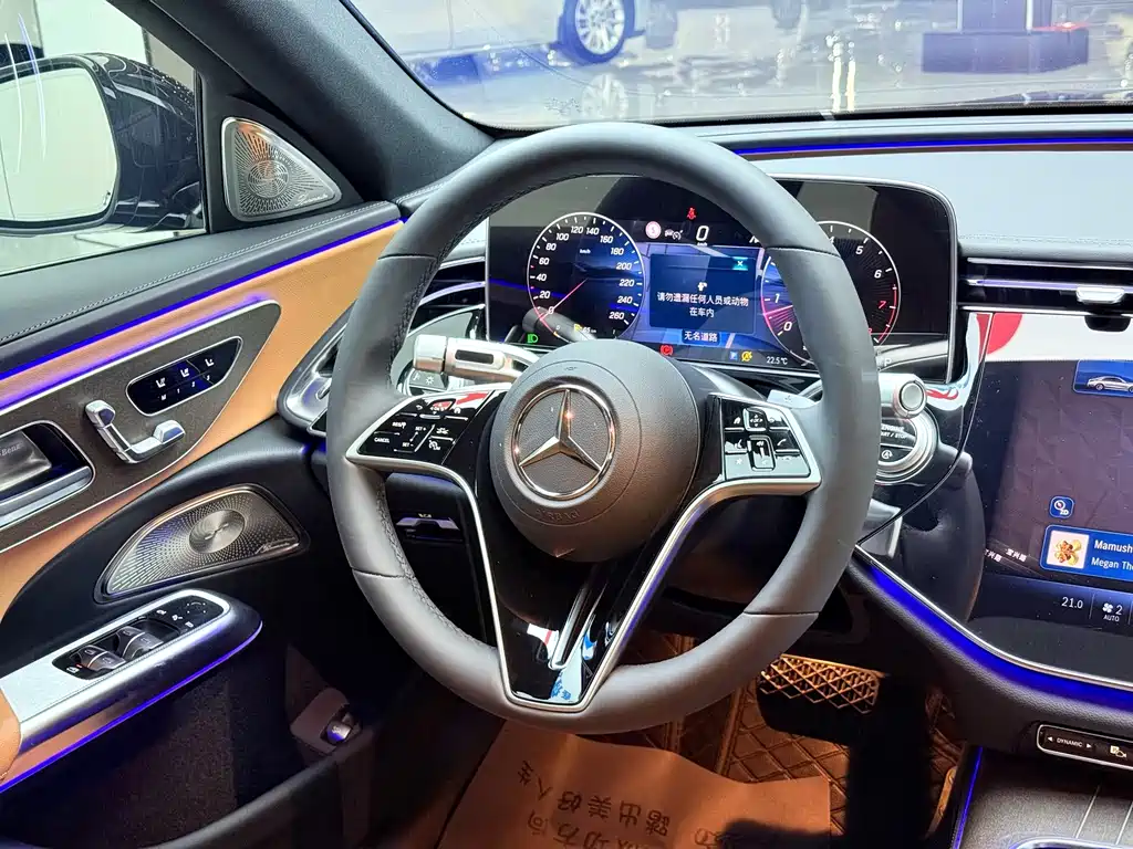 Mercedes-Benz E-Class — миниатюра 7