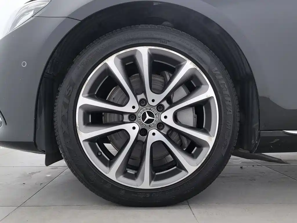 Mercedes-Benz E-Class — миниатюра 17