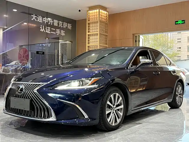 LEXUS ES 2019