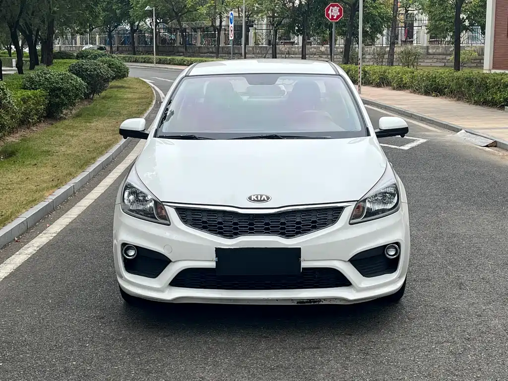 KIA K2