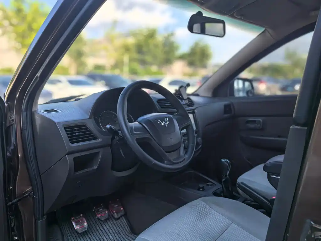 Wuling Hongguang — миниатюра 3