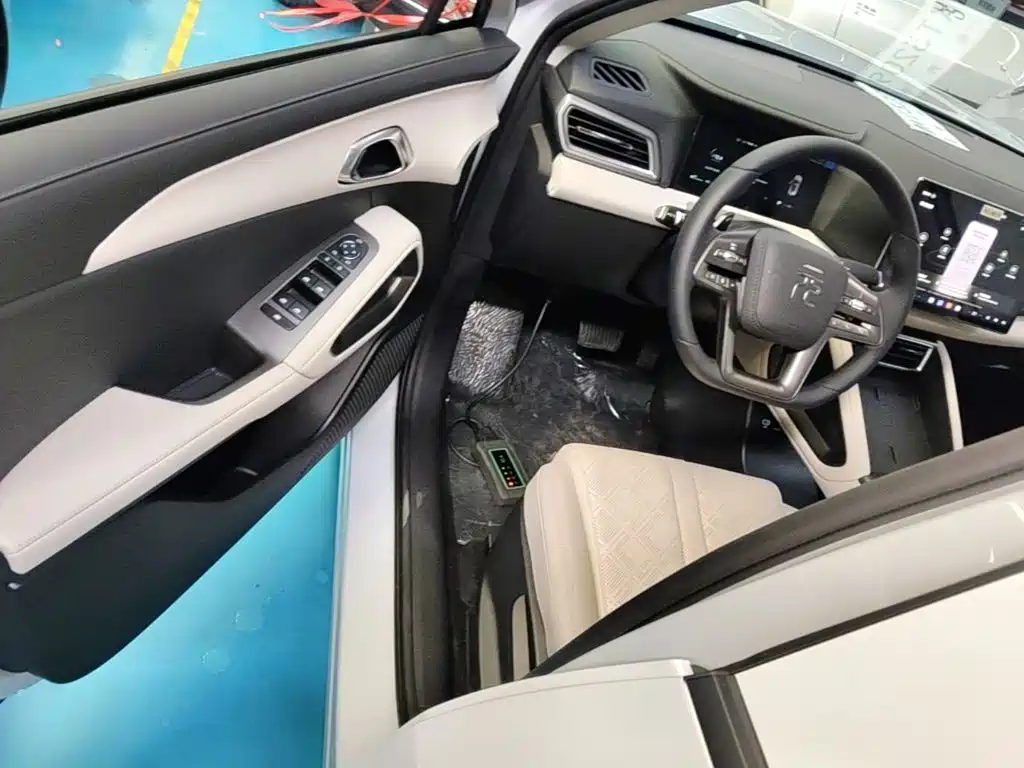 BYD Yuan UP — миниатюра 16