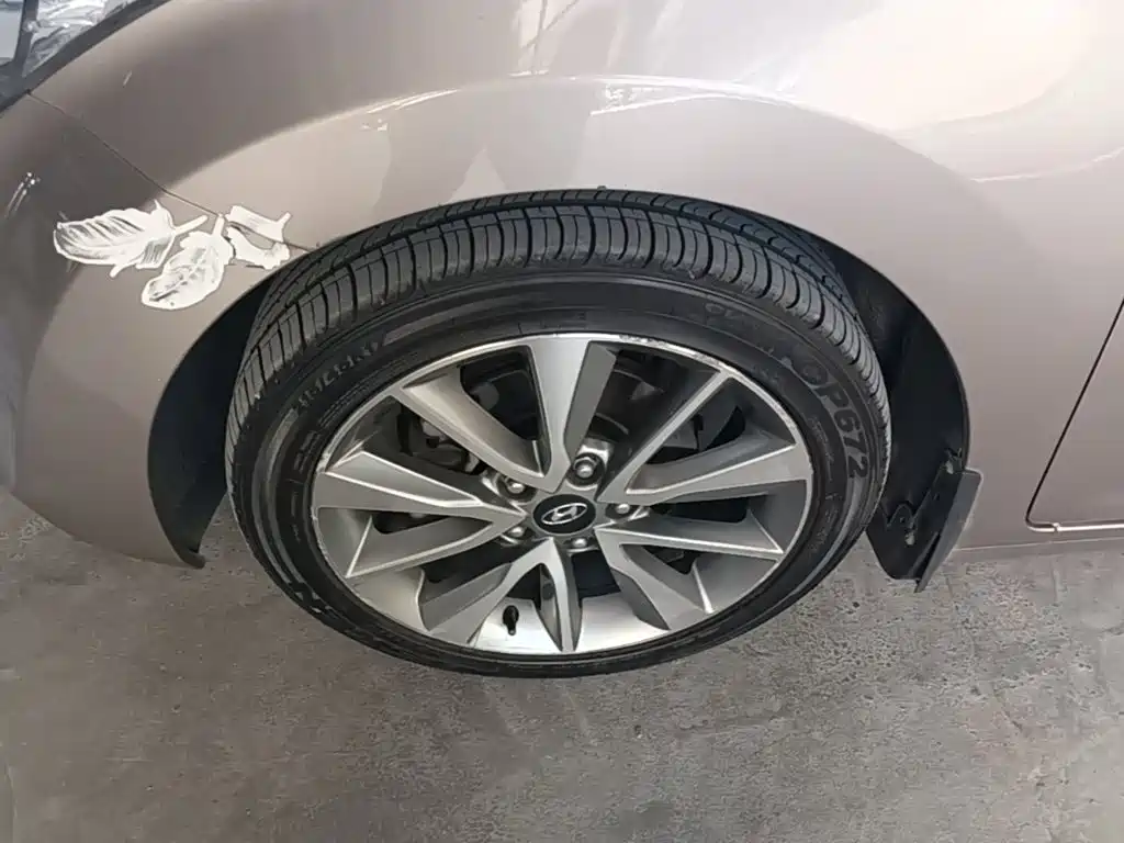 Hyundai Elantra Langdong — миниатюра 23