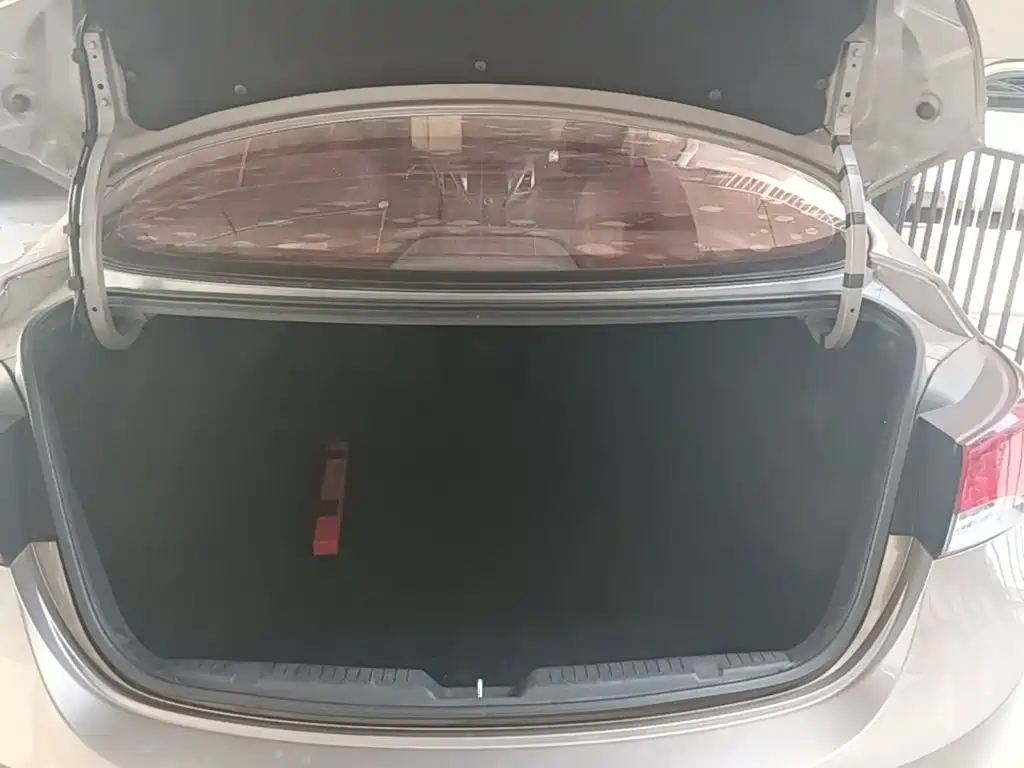 Hyundai Elantra Langdong — миниатюра 19