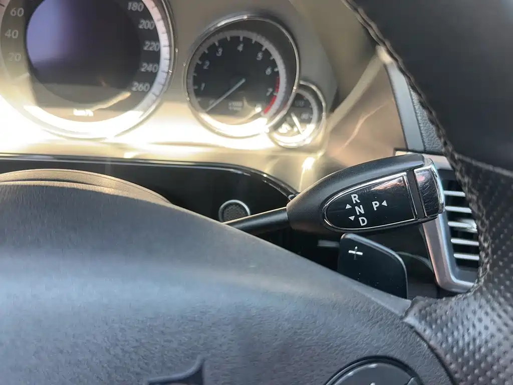 Mercedes-Benz E-Class — миниатюра 18