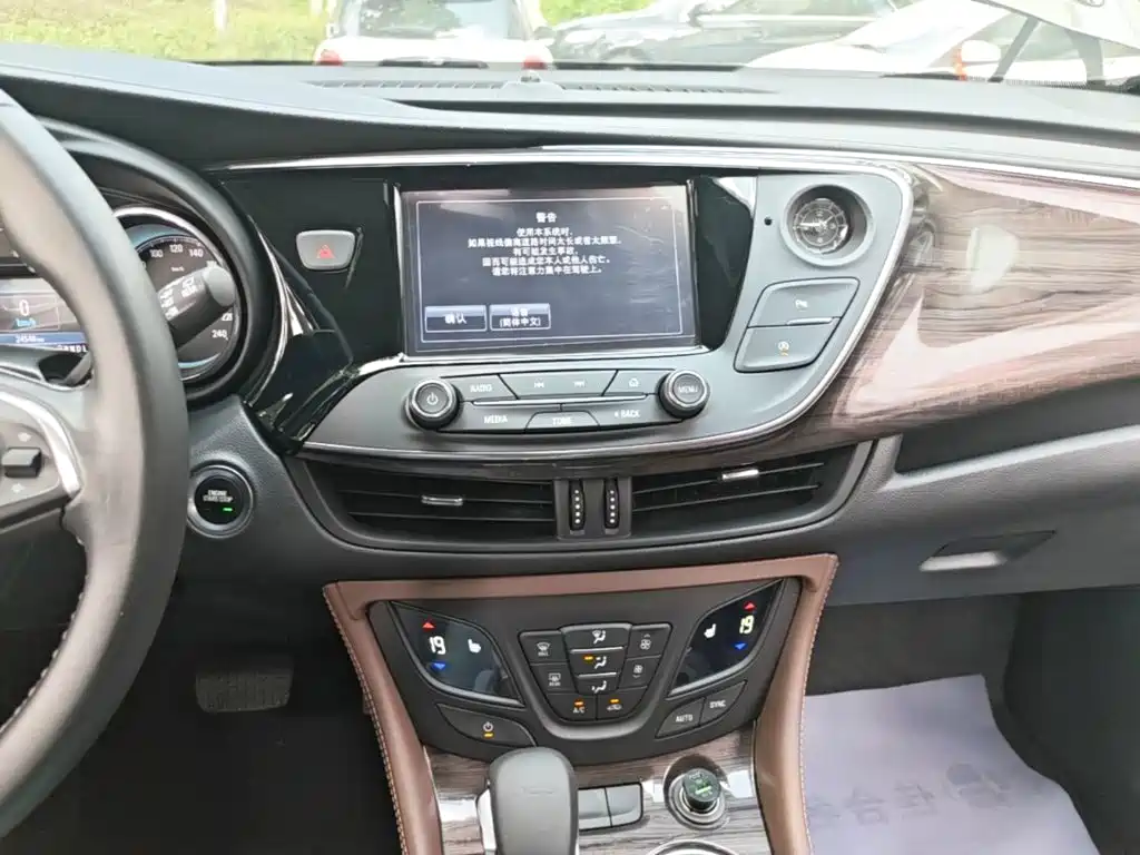 Buick Envision Plus — миниатюра 13