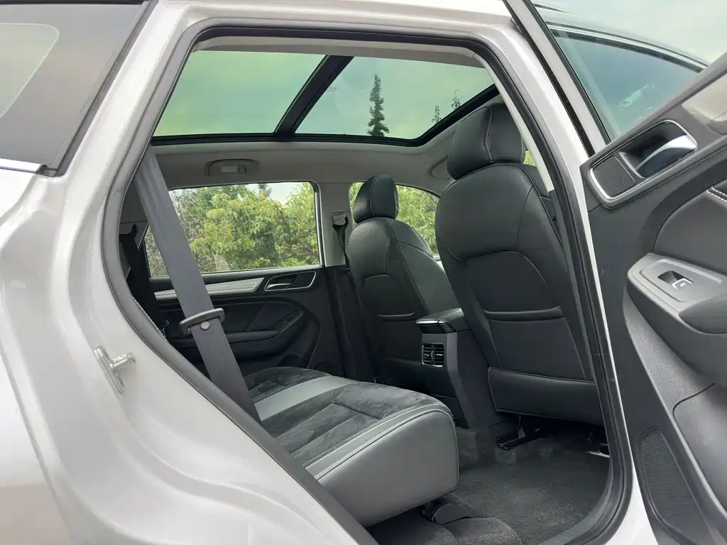 Roewe RX5 New Energy — миниатюра 10