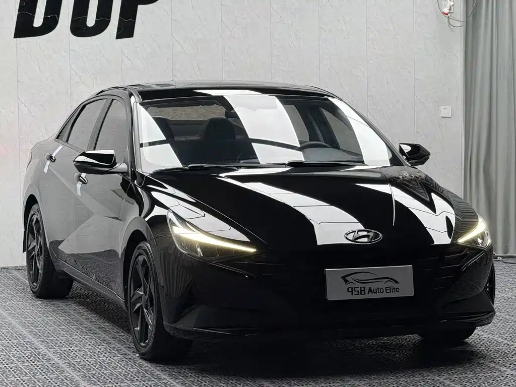 Hyundai Elantra — миниатюра 3