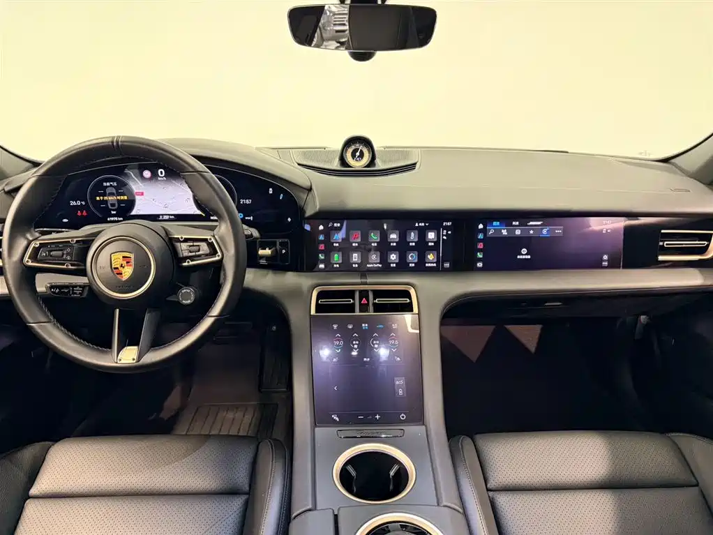 Porsche Taycan — миниатюра 7