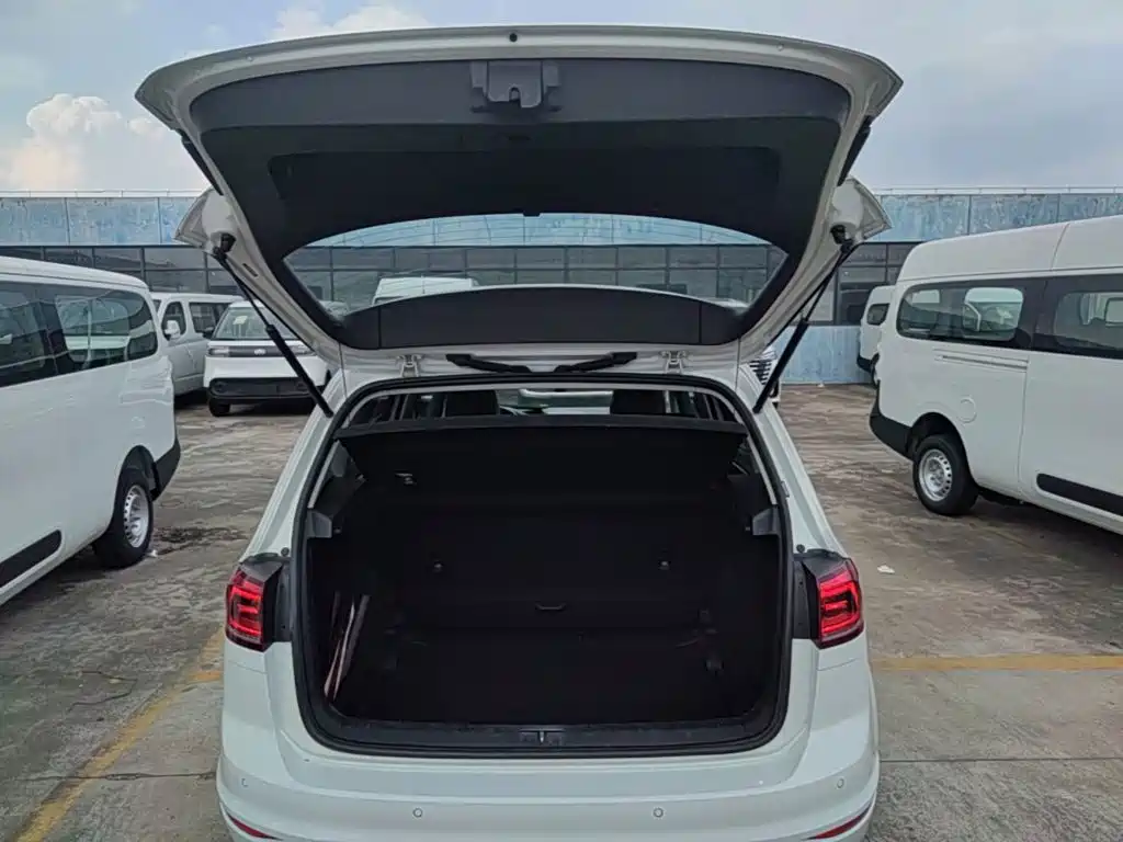 Volkswagen Golf Sportsvan — миниатюра 19