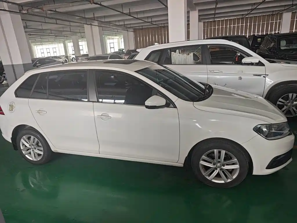 Volkswagen Santana — миниатюра 26