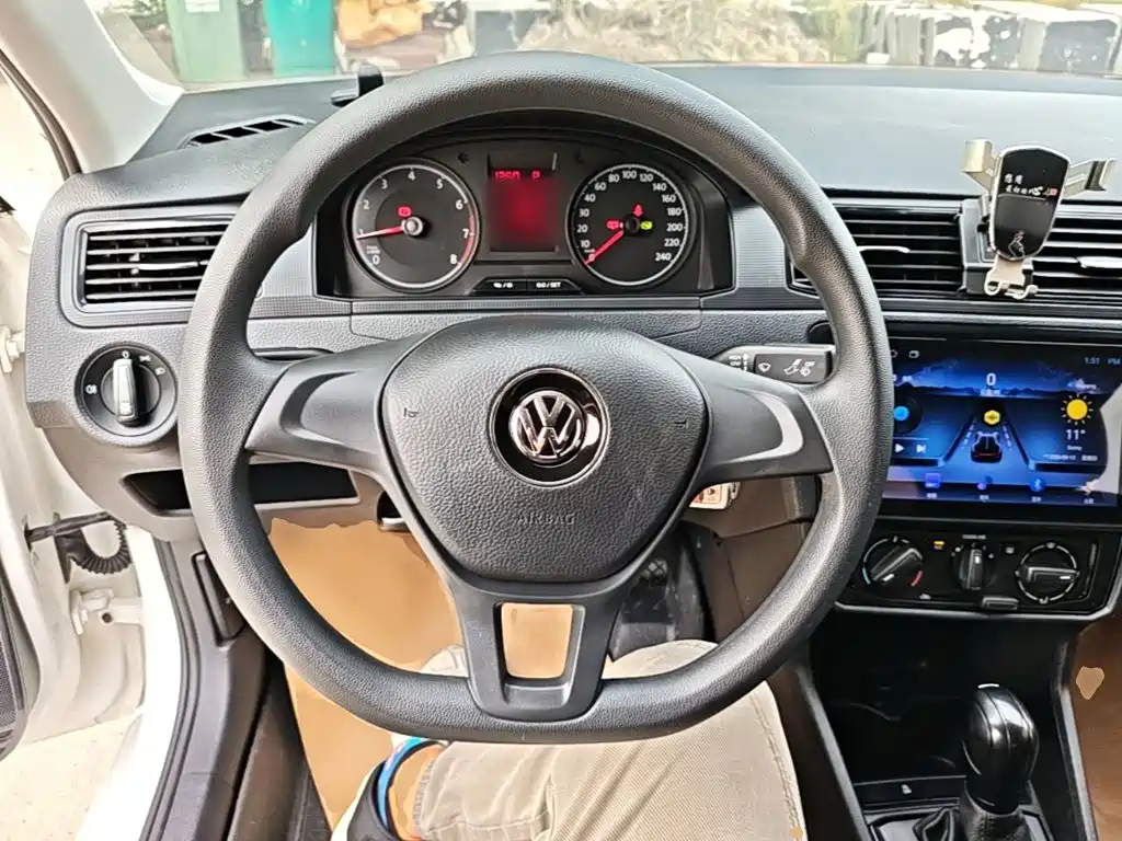 Volkswagen Santana — миниатюра 11