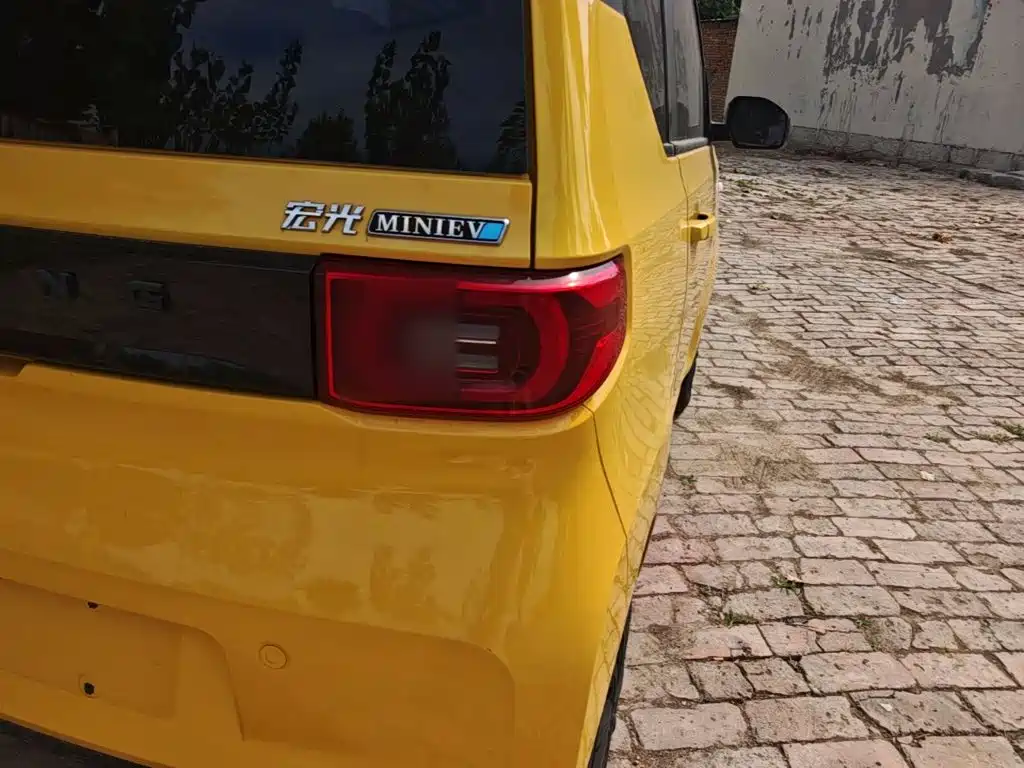 Wuling MINIEV — миниатюра 8