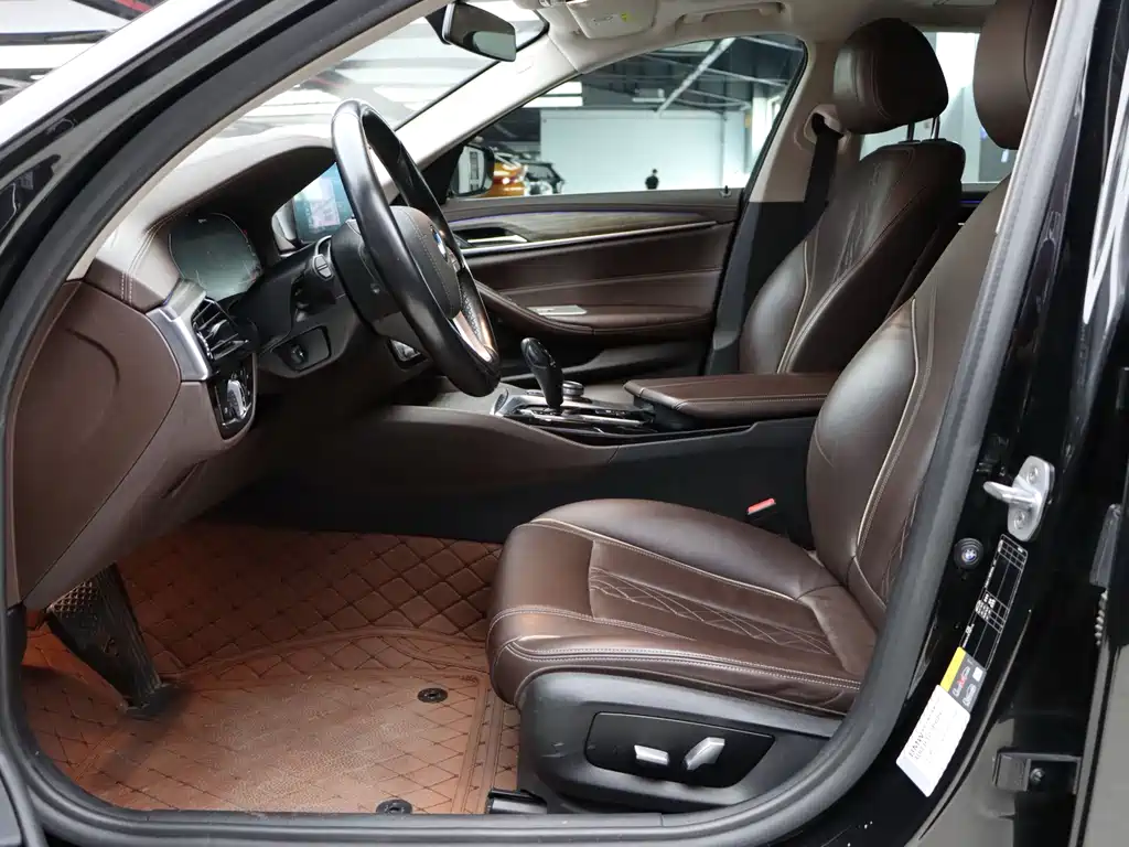BMW 5 Series New Energy — миниатюра 4