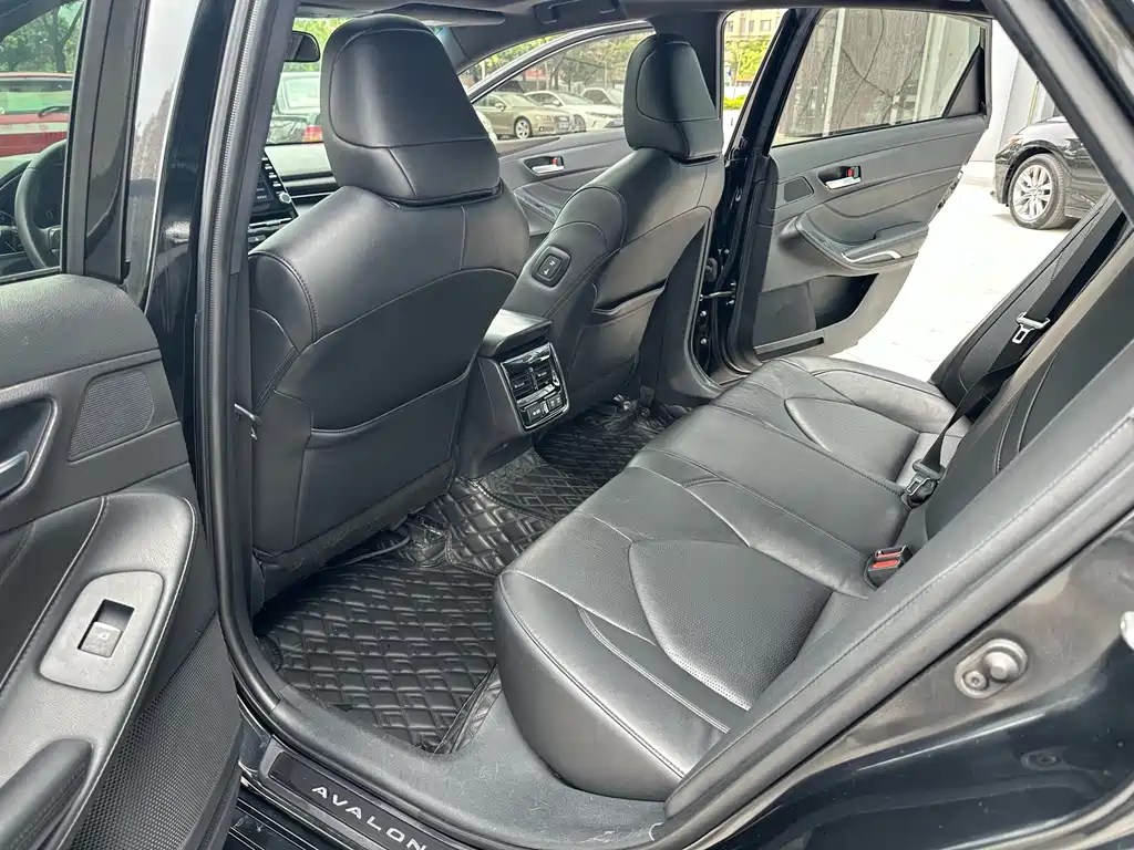 Toyota Avalon — миниатюра 10