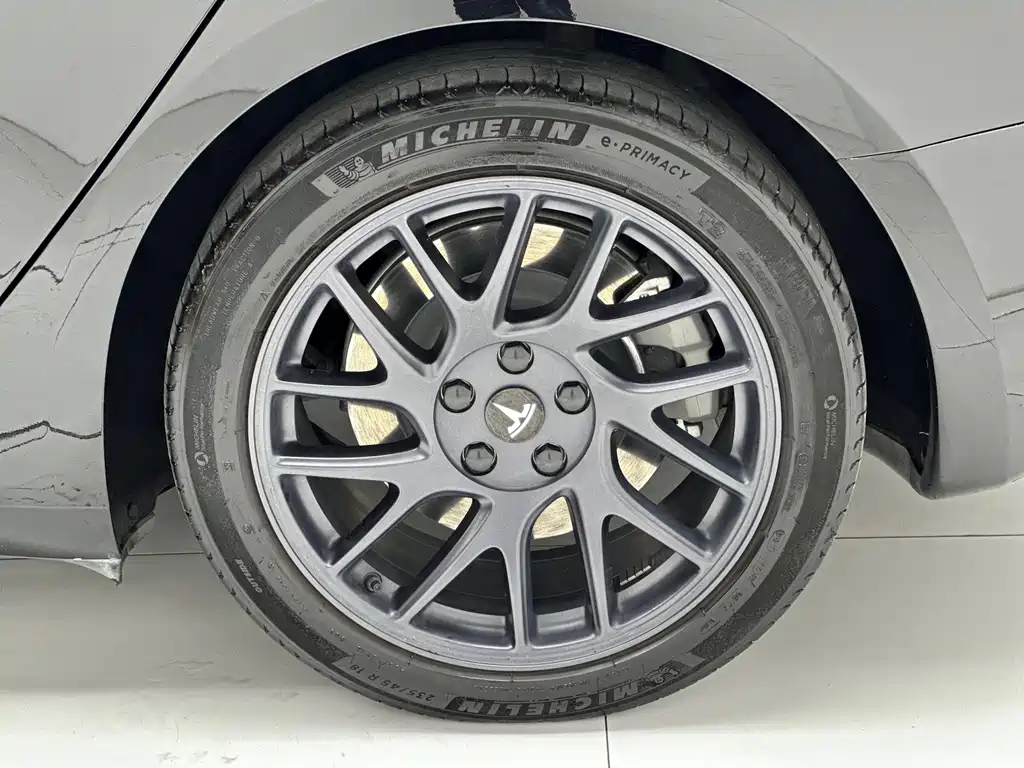 Tesla Model 3 — миниатюра 19