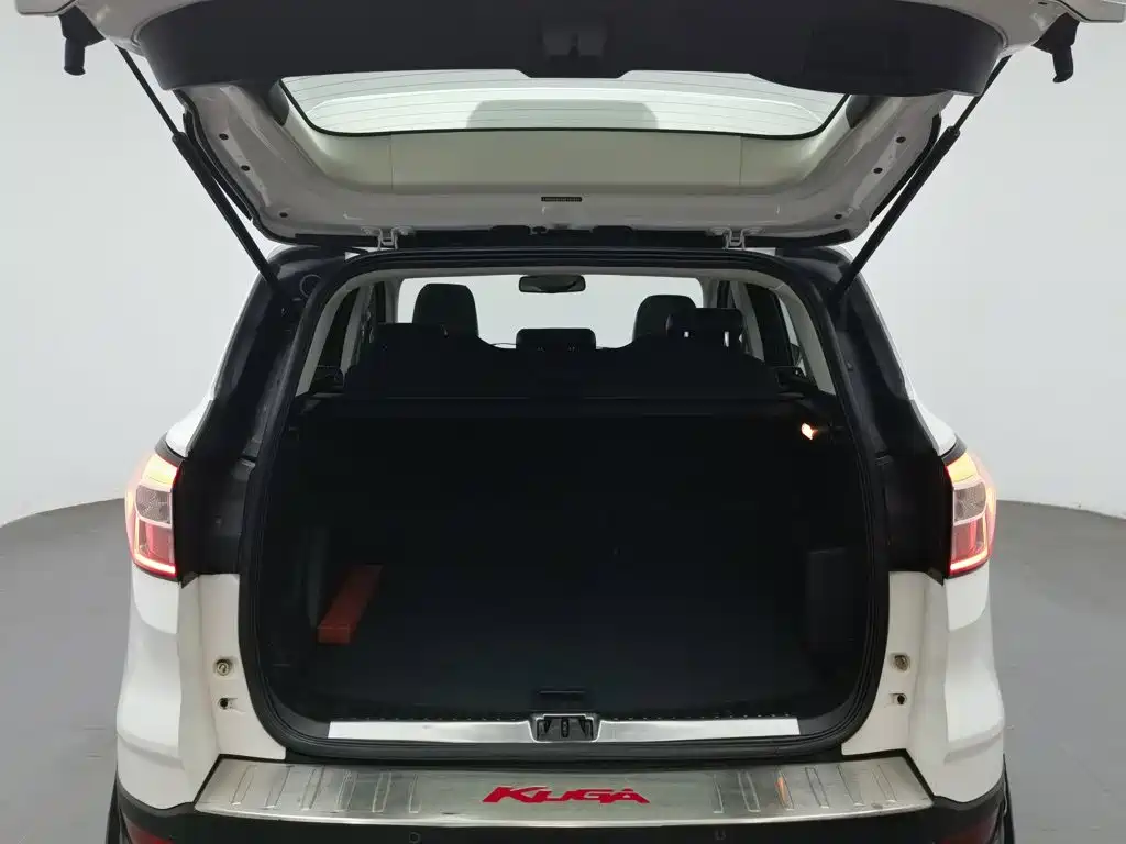 Ford Kuga — миниатюра 16