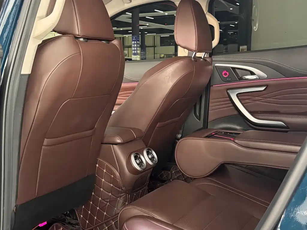 WEI PAI WEI BRAND VV7