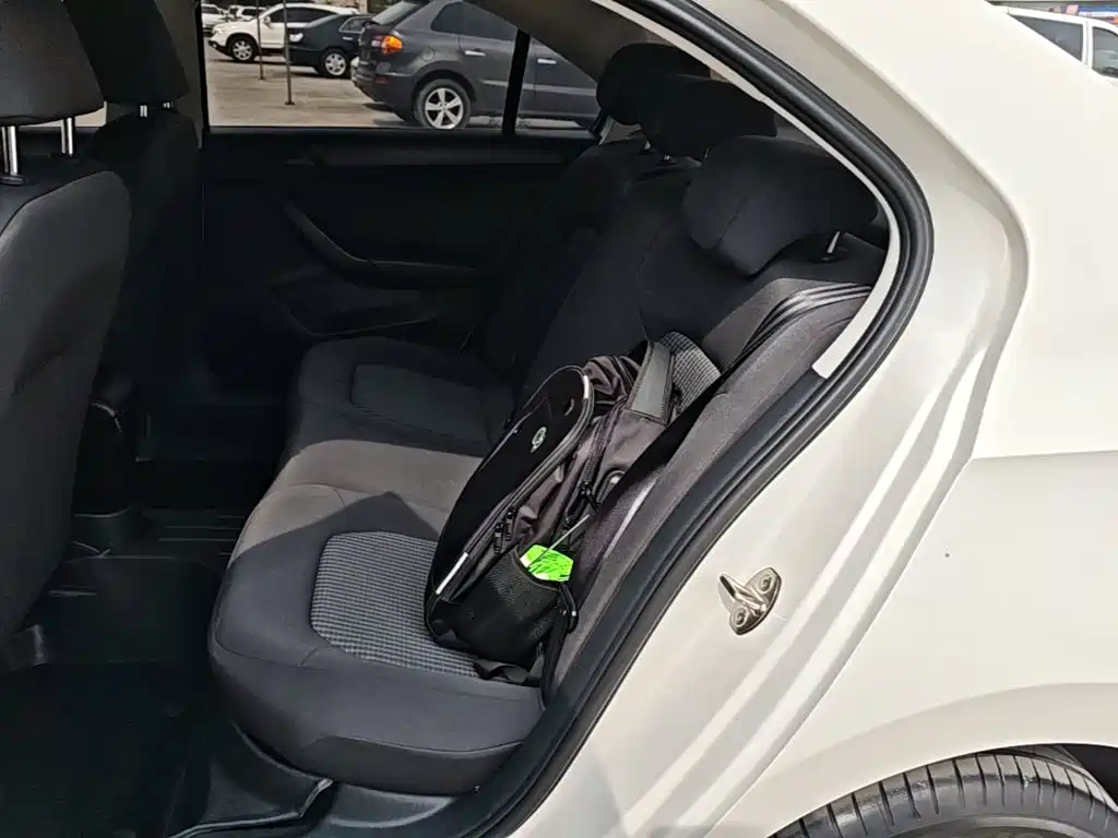 Volkswagen Santana — миниатюра 17