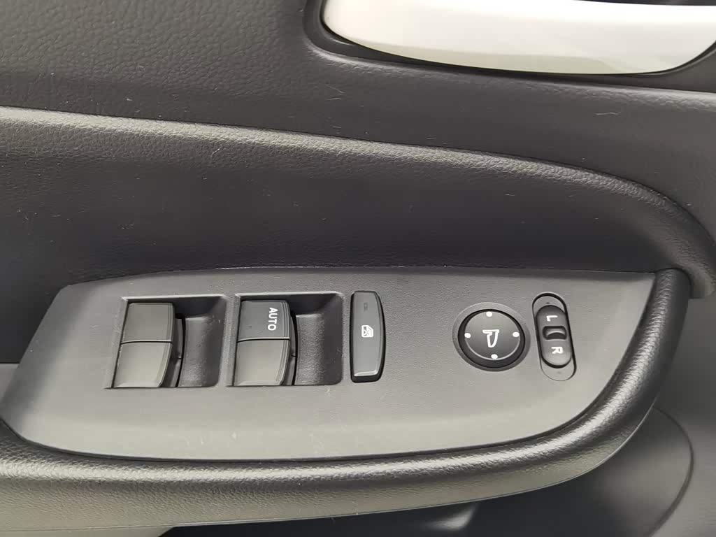 Honda Fit 1.5 л 2022 г. Белый, пробег 44000 км