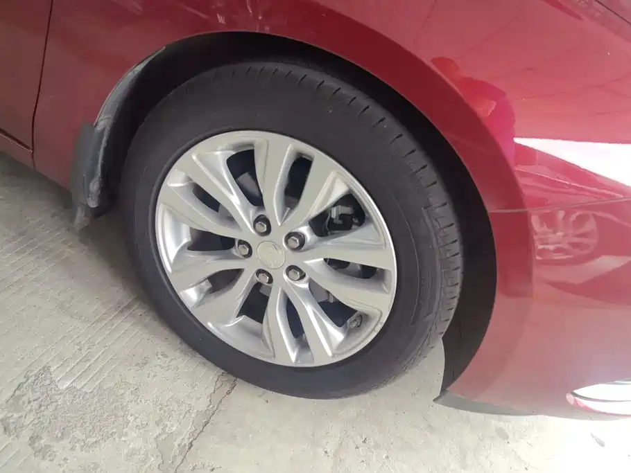 Buick Excelle — миниатюра 6